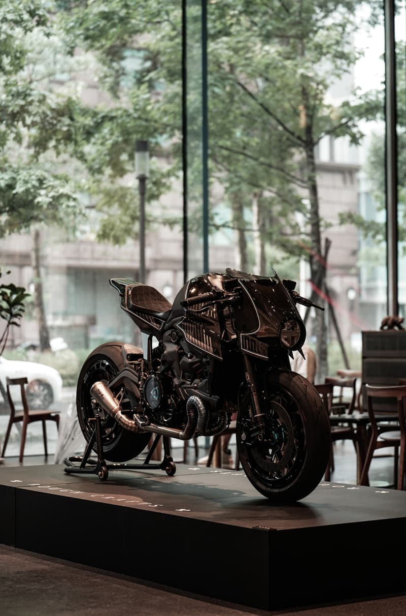 Rough Crafts 全新車展進駐台北新光三越 DIAMOND TOWER