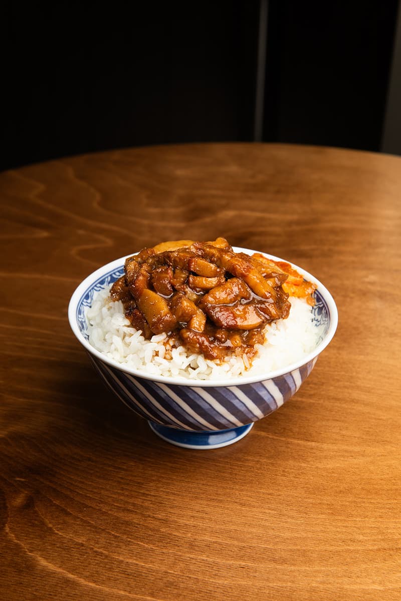 來碗「台北最年輕的滷肉飯」：走進開囍滷肉專賣店