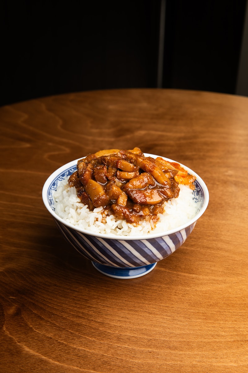 來碗「台北最年輕的滷肉飯」：走進開囍滷肉專賣店