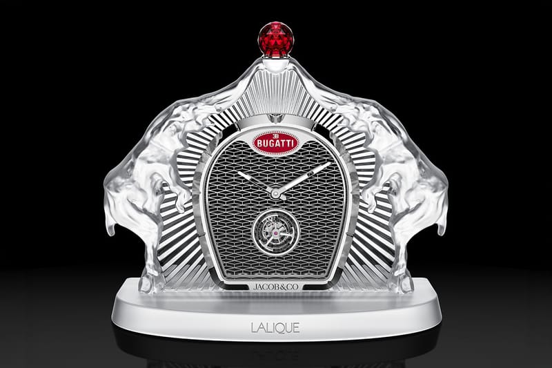 Jacob & Co. 與 Bugatti、Lalique 聯手推出 24 萬美元 Calandre 桌鐘