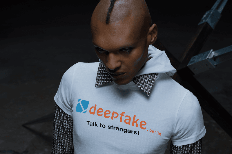 從牙齒圖騰到 Deepfake：Moritz Iden 拆解年輕世代的靈性飢渴