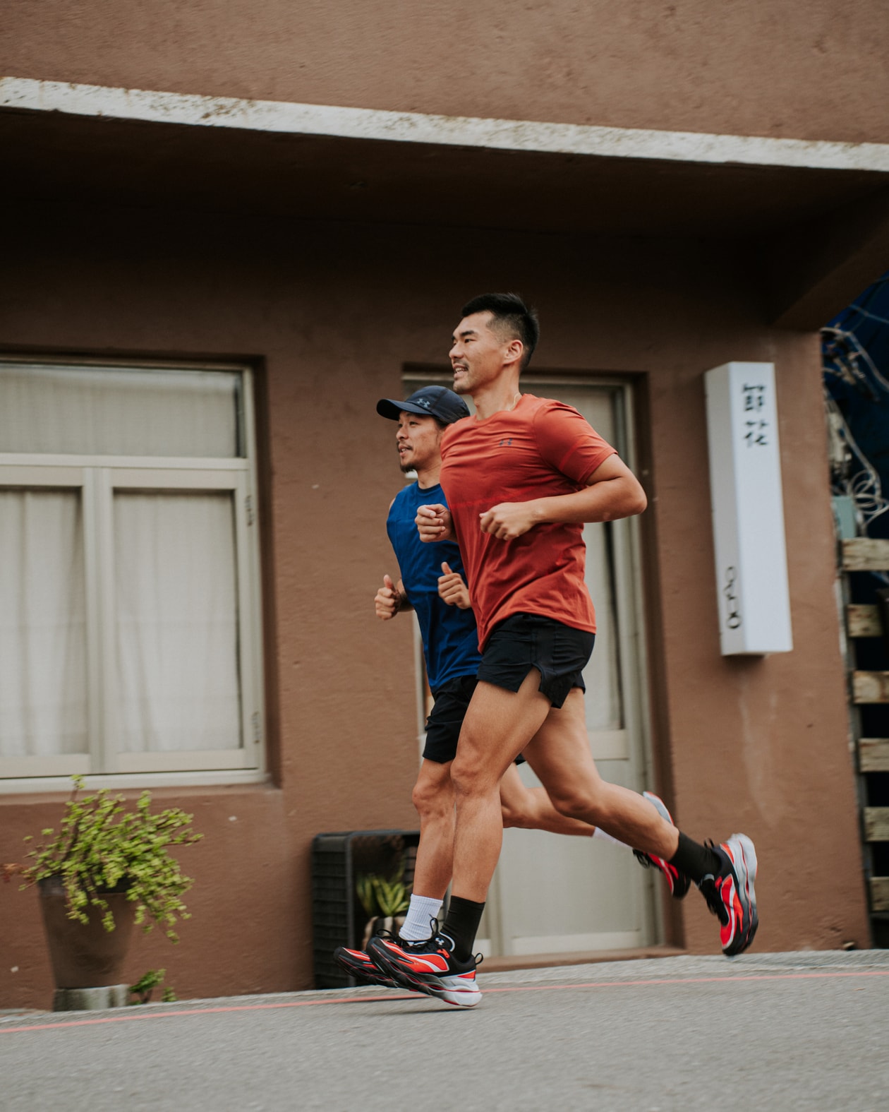 「不像跑者又如何？」珠寶設計師李令言的運動哲學 Feat. Under Armour