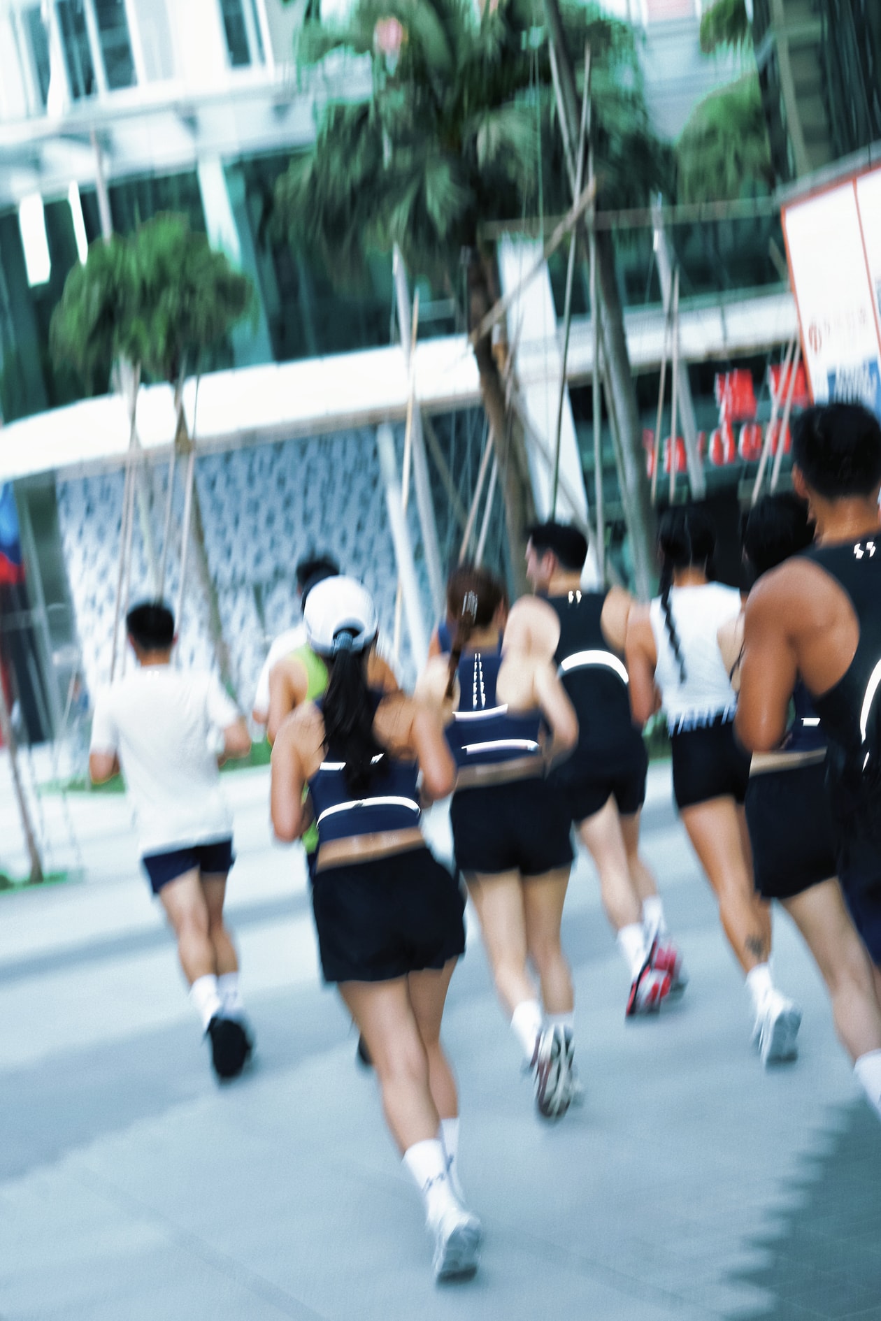 現場直擊：UNDER ARMOUR 攜手週末炸雞打造 UA HALO 跑者派對