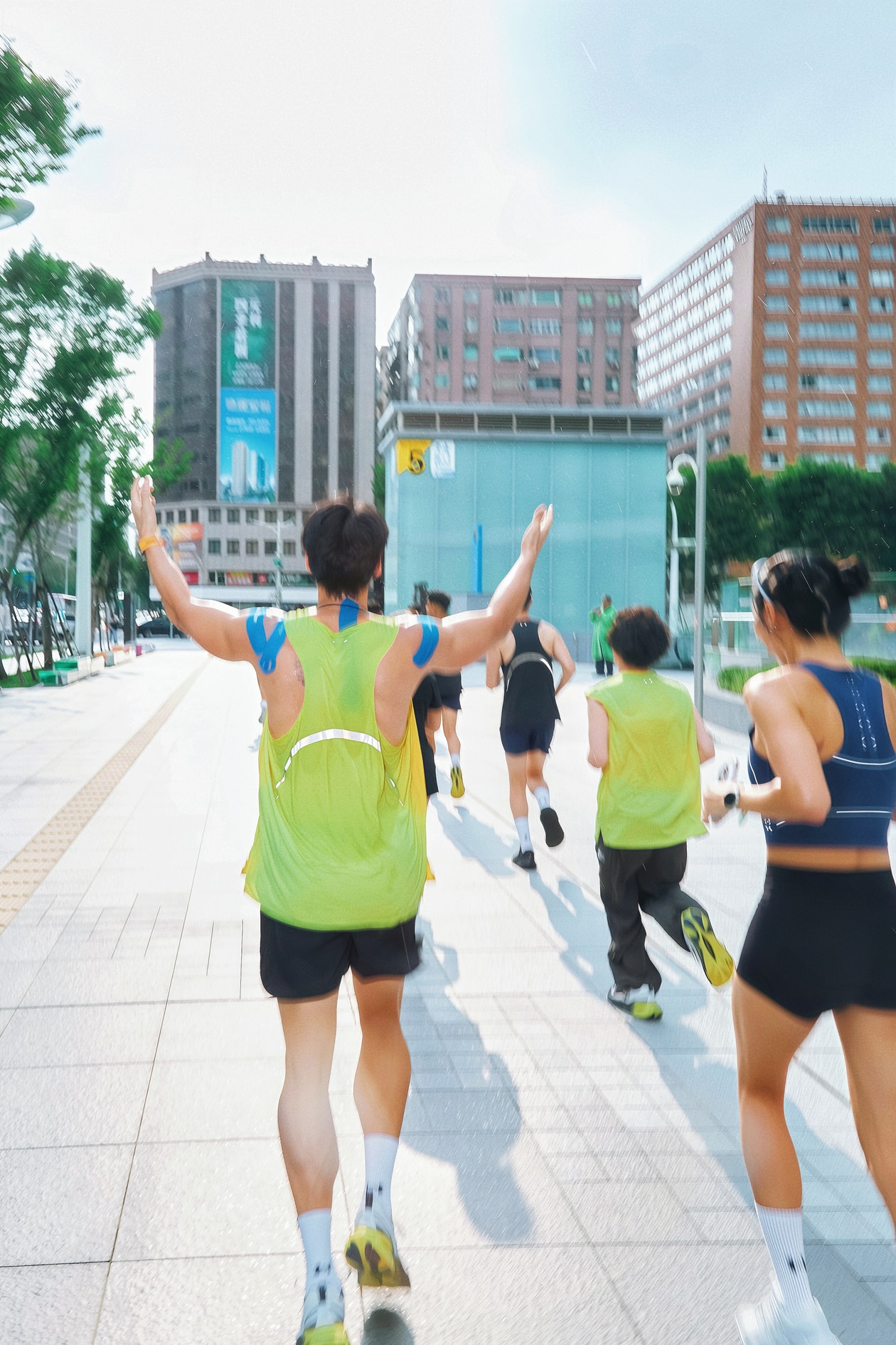 現場直擊：UNDER ARMOUR 攜手週末炸雞打造 UA HALO 跑者派對