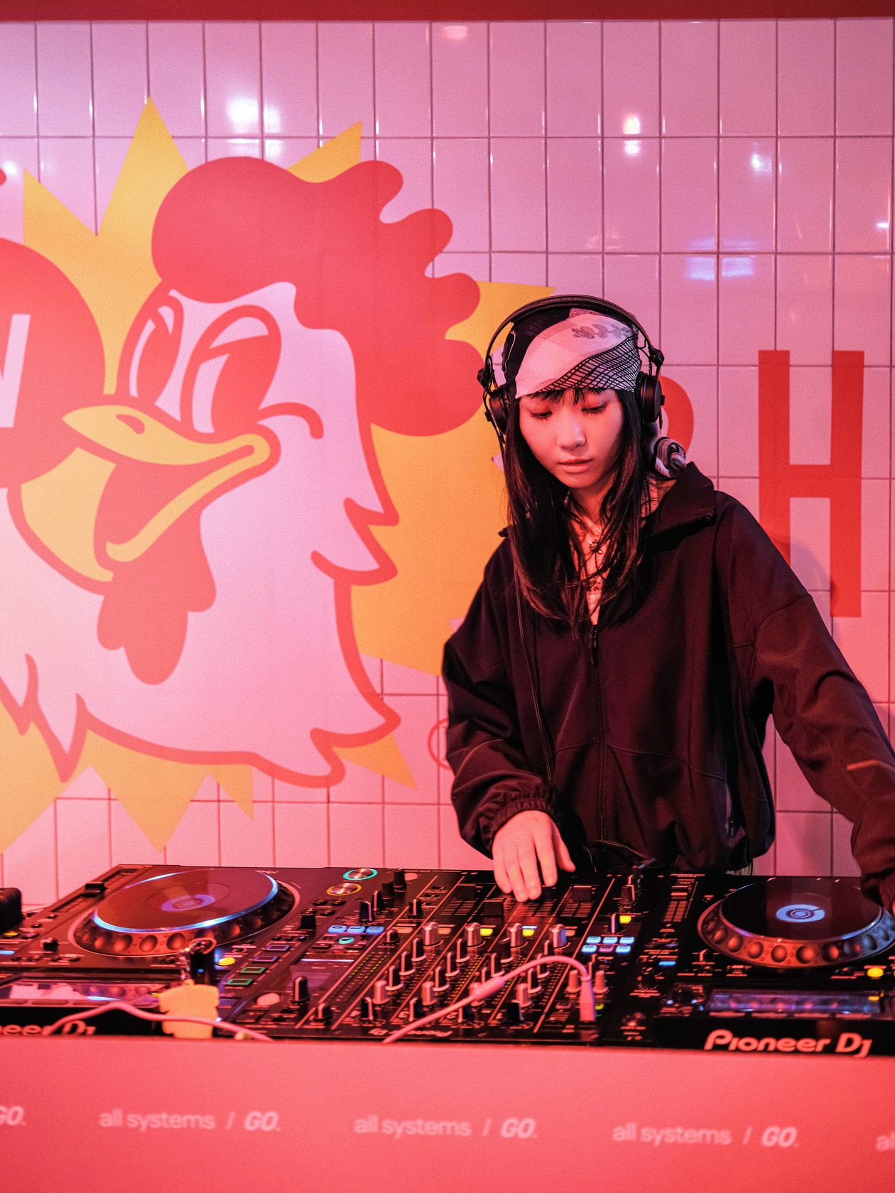 現場直擊：UNDER ARMOUR 攜手週末炸雞打造 UA HALO 跑者派對