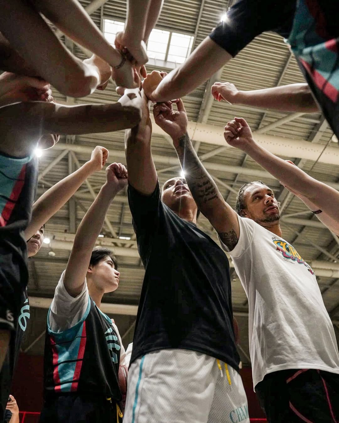 UNDER ARMOUR x CURRY BRAND 推出 CURRY FOX 2 簽名籃球鞋