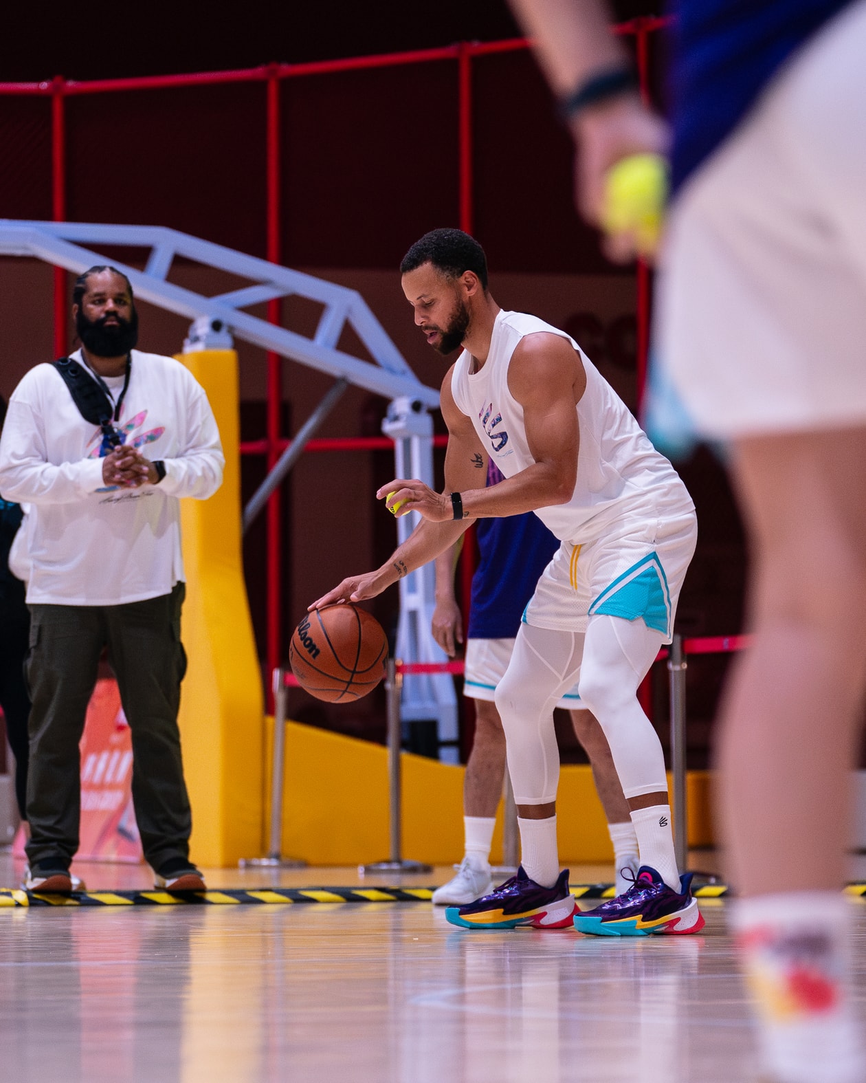 UNDER ARMOUR x CURRY BRAND 推出 CURRY FOX 2 簽名籃球鞋