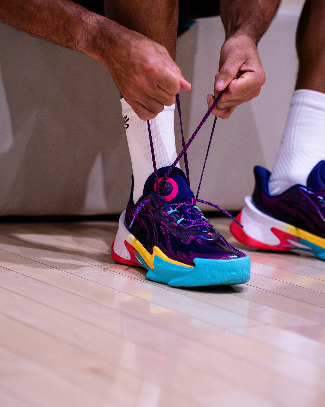 UNDER ARMOUR x CURRY BRAND 推出 CURRY FOX 2 簽名籃球鞋