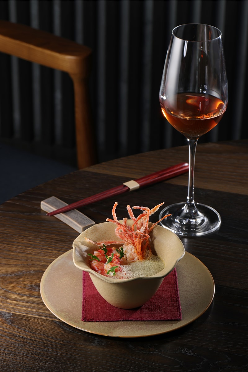 米其林⼀星餐廳「澀 Sur-」再次攜手台灣酒飲品牌 SLOWAVE 共同推出超限量全新酒款「霞⽊果酒」