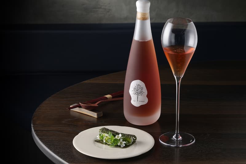 米其林⼀星餐廳「澀 Sur-」再次攜手台灣酒飲品牌 SLOWAVE 共同推出超限量全新酒款「霞⽊果酒」