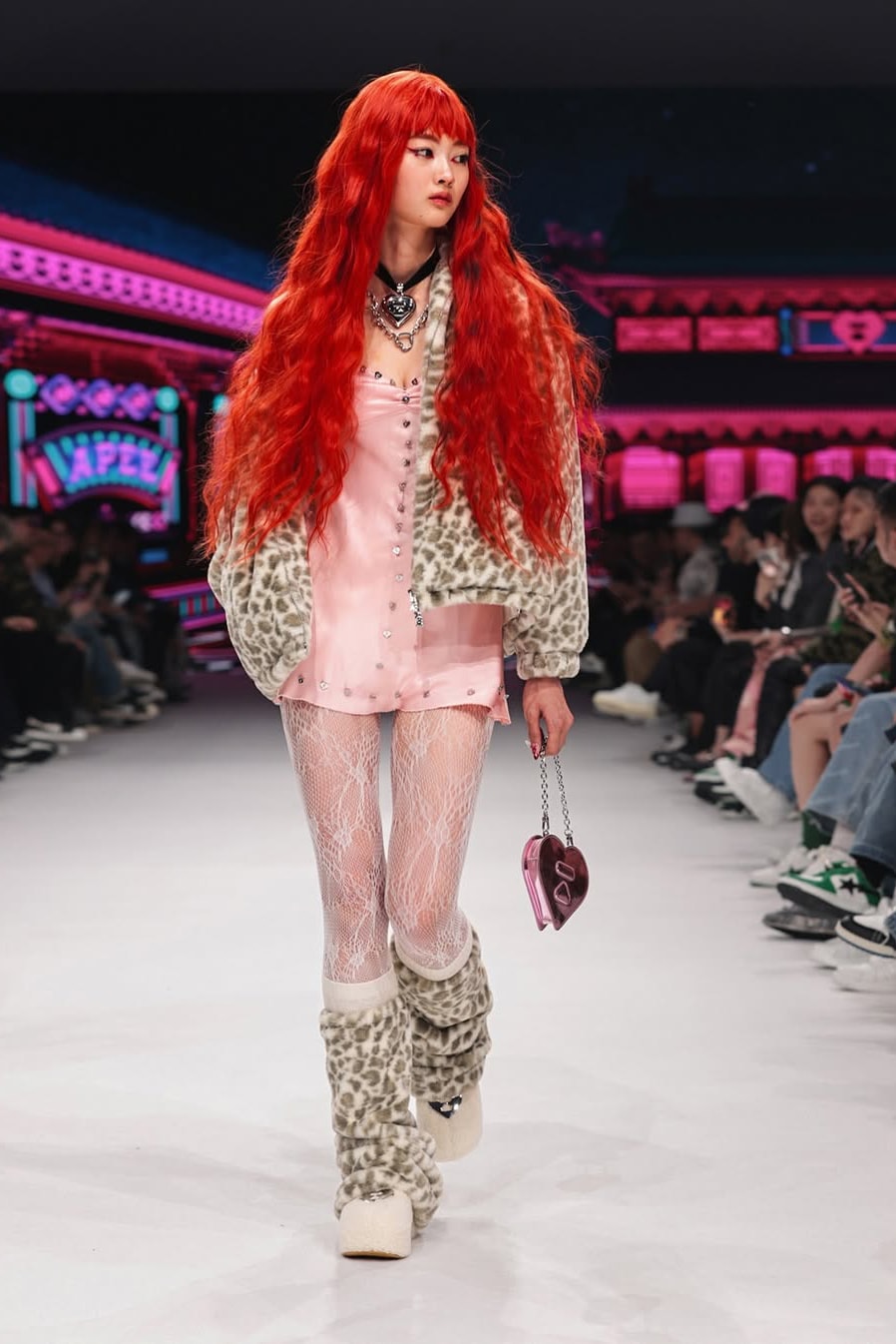 APEE by A BATHING APE® ── Z世代のガールに向けた BAPE® のラインが復活