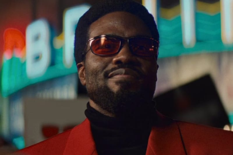 Yahya Abdul‑Mateen II 與 Ben Kingsley 領銜主演 Marvel 最新後設諷刺影集《神力人》