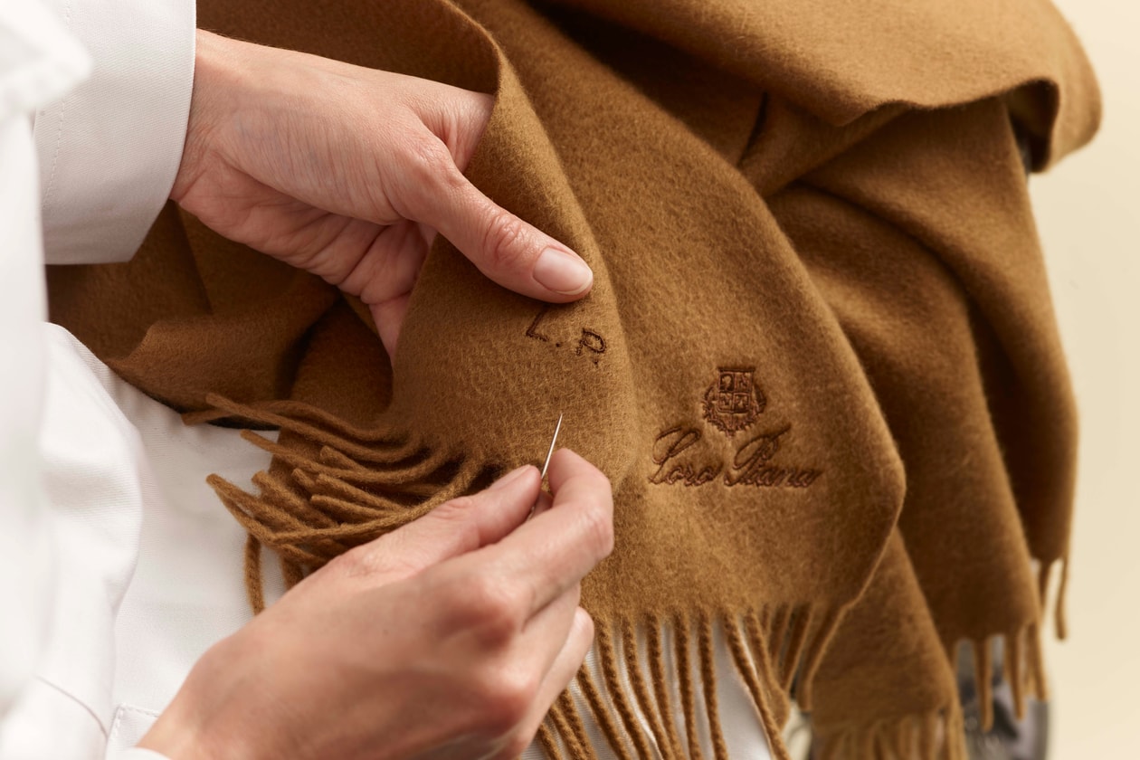 意式奢華贈禮美學：Loro Piana 從獨家刺繡圍巾到首個餐具系列