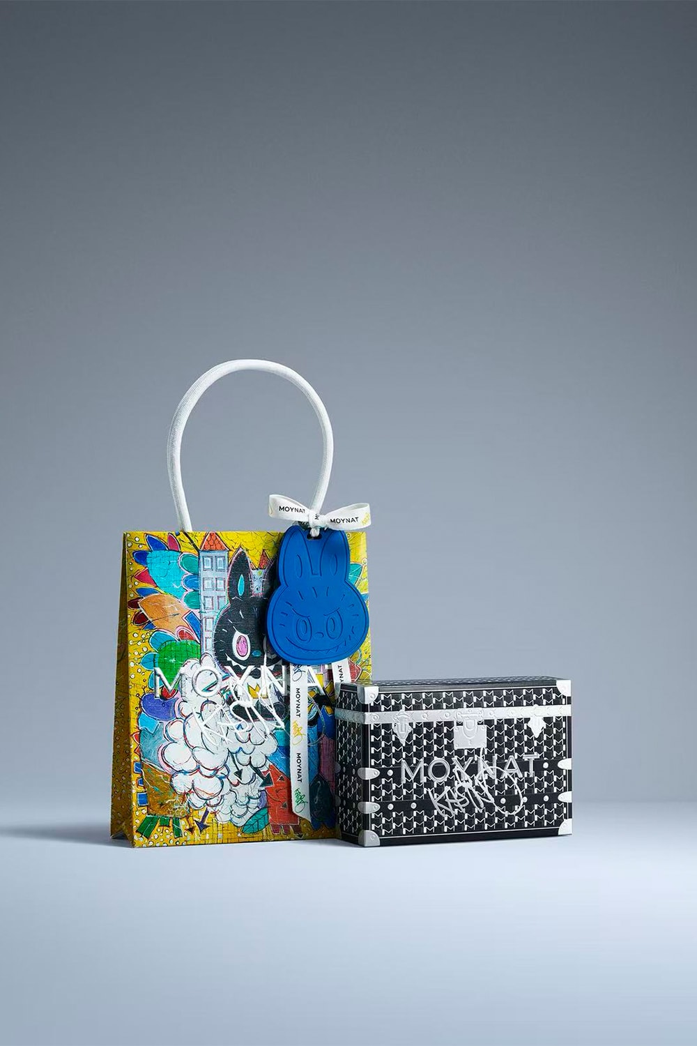 Moynat 聯乘藝術家「Labubu 之父」龍家昇 Kasing Lung 打造限量袋款系列