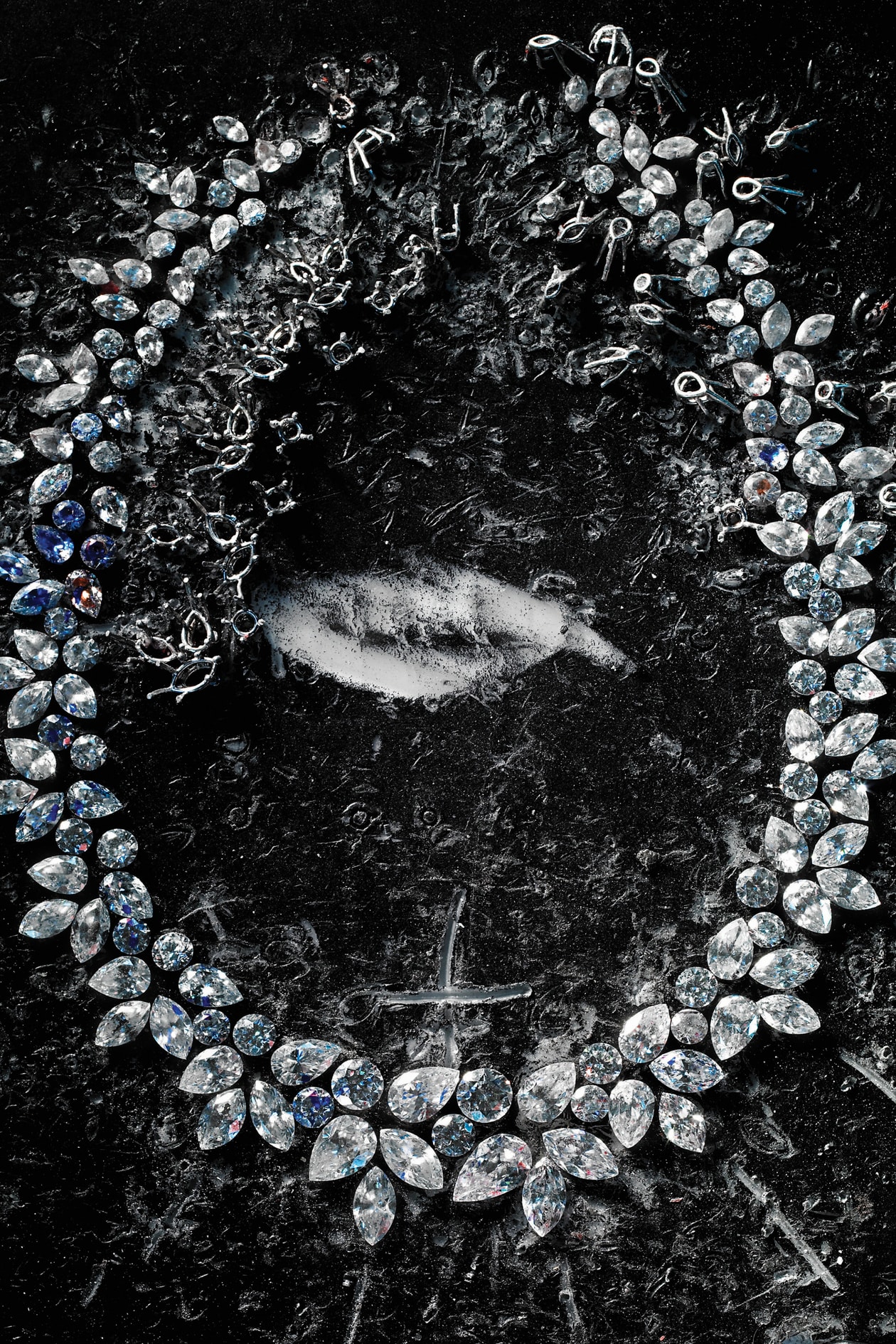 解構 HARRY WINSTON 跨越世紀的極致光影與 WINSTON CLUSTER 鑲嵌美學