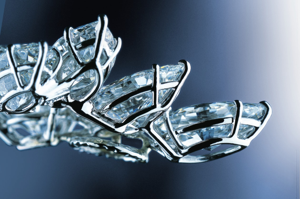 解構 HARRY WINSTON 跨越世紀的極致光影與 WINSTON CLUSTER 鑲嵌美學