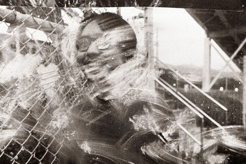 走過樂團 10 年洗禮：音樂創作人楊世暄發行首張個人 EP《普通活著》