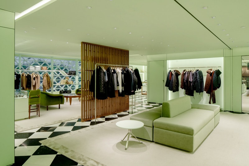 Prada 置地廣塲全新三層概念店正式揭幕