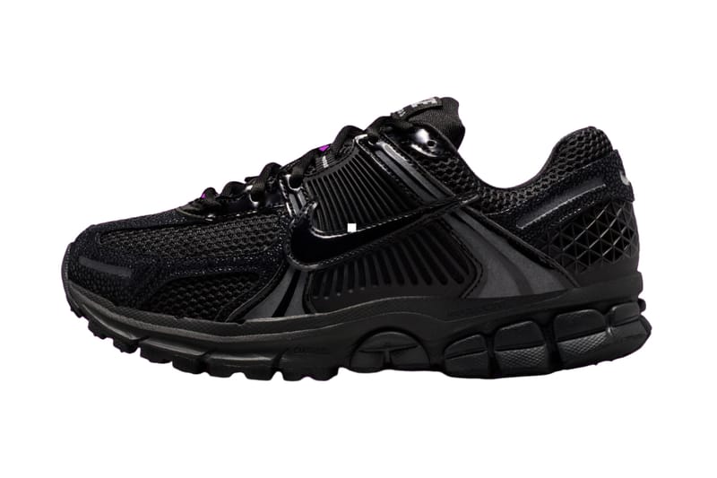 Nike Zoom Vomero 5「Black/Metallic Silver」低調反光細節曝光