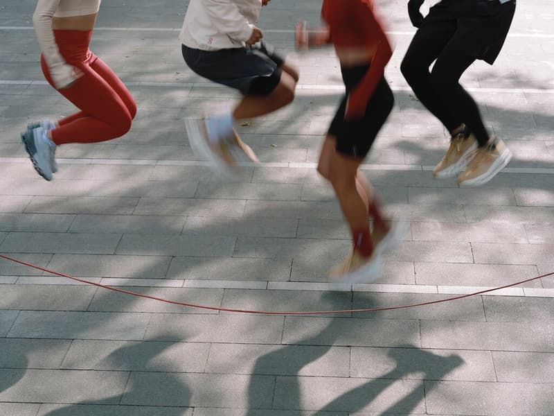 靈感源自奔騰馬蹄！On 推出 2026「馬年」限定系列