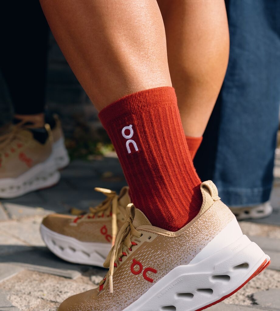 靈感源自奔騰馬蹄！On 推出 2026「馬年」限定系列