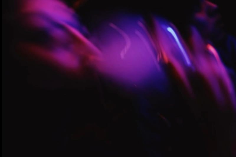 三十而立．三吉彩花攝影創作紀實 #10「PURPLE」