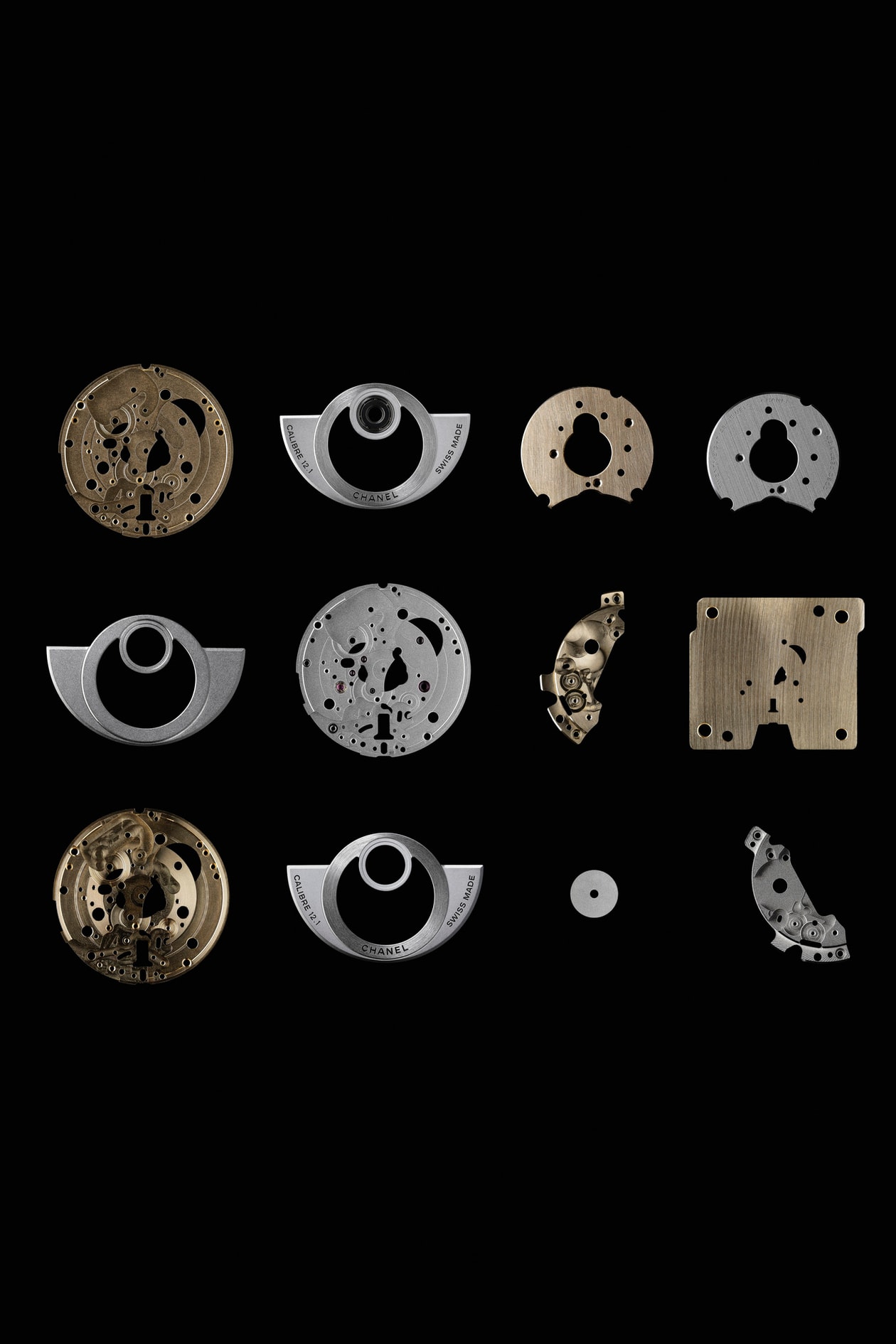 CHANEL J12 一場跨越 25 年的經典重塑 —— 重新定義「至剛至柔」的感官美學