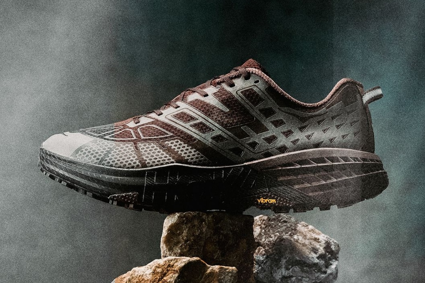 HOKA 日本限定系列「Walnut/Cast Iron」，型格跑鞋雙連發