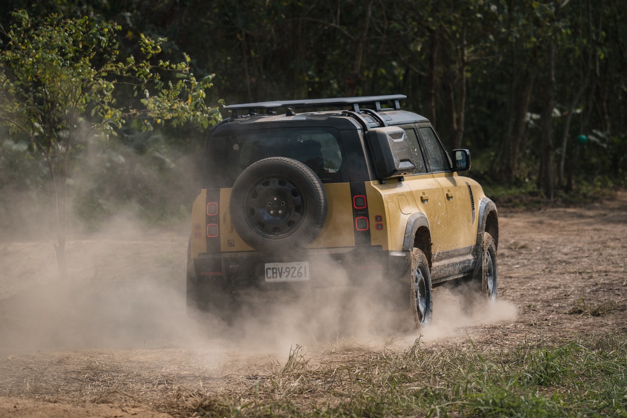 全新 Defender 正式面世，香港專屬限量版「The Peak Edition」同步登場