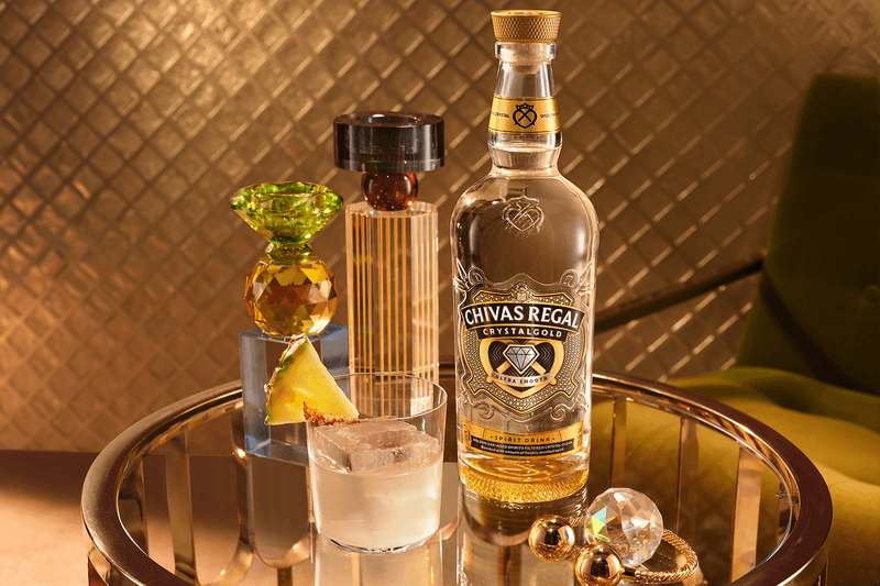 Chivas Regal 攜手 F1 賽車手 Charles Leclerc 破格推出全新透明烈酒 Crystalgold