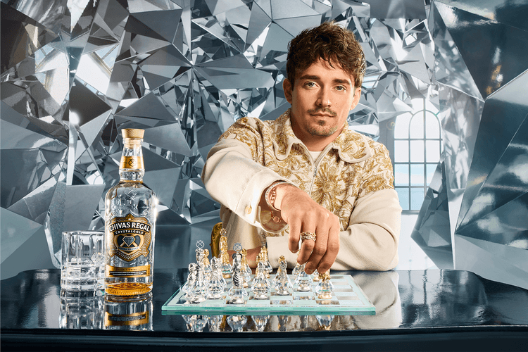 Chivas Regal 攜手 F1 賽車手 Charles Leclerc 破格推出全新透明烈酒 Crystalgold