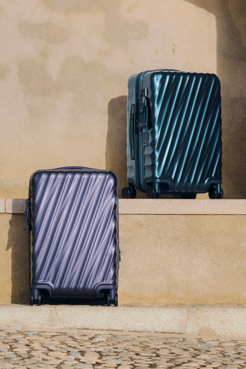 感受地中海慢活節奏！TUMI 正式發佈 2026 春季「Mediterranean Escape」全新系列