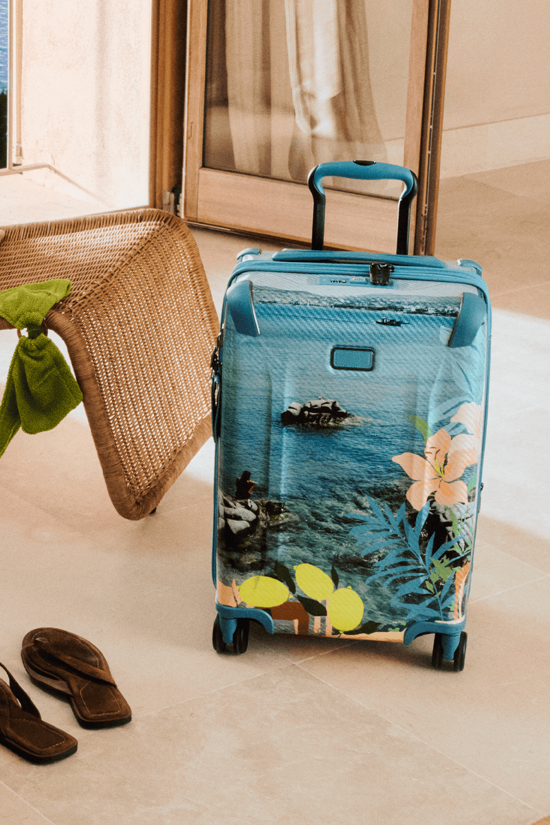 感受地中海慢活節奏！TUMI 正式發佈 2026 春季「Mediterranean Escape」全新系列