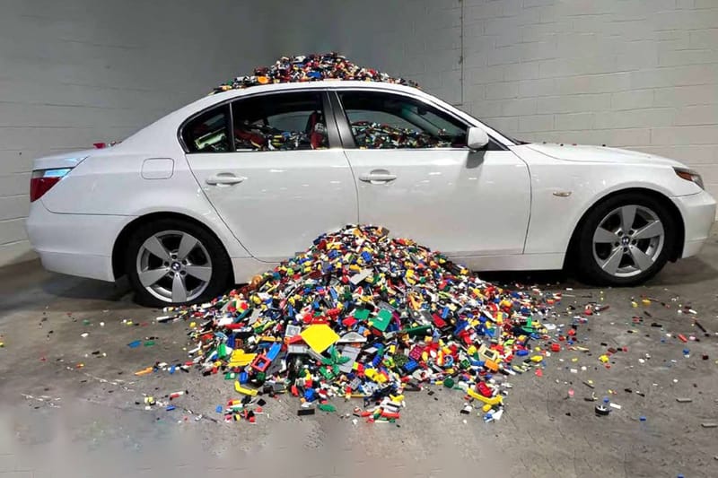 CART Department 把 Ai Weiwei 標誌性 BMW LEGO 藝術車帶到紐約