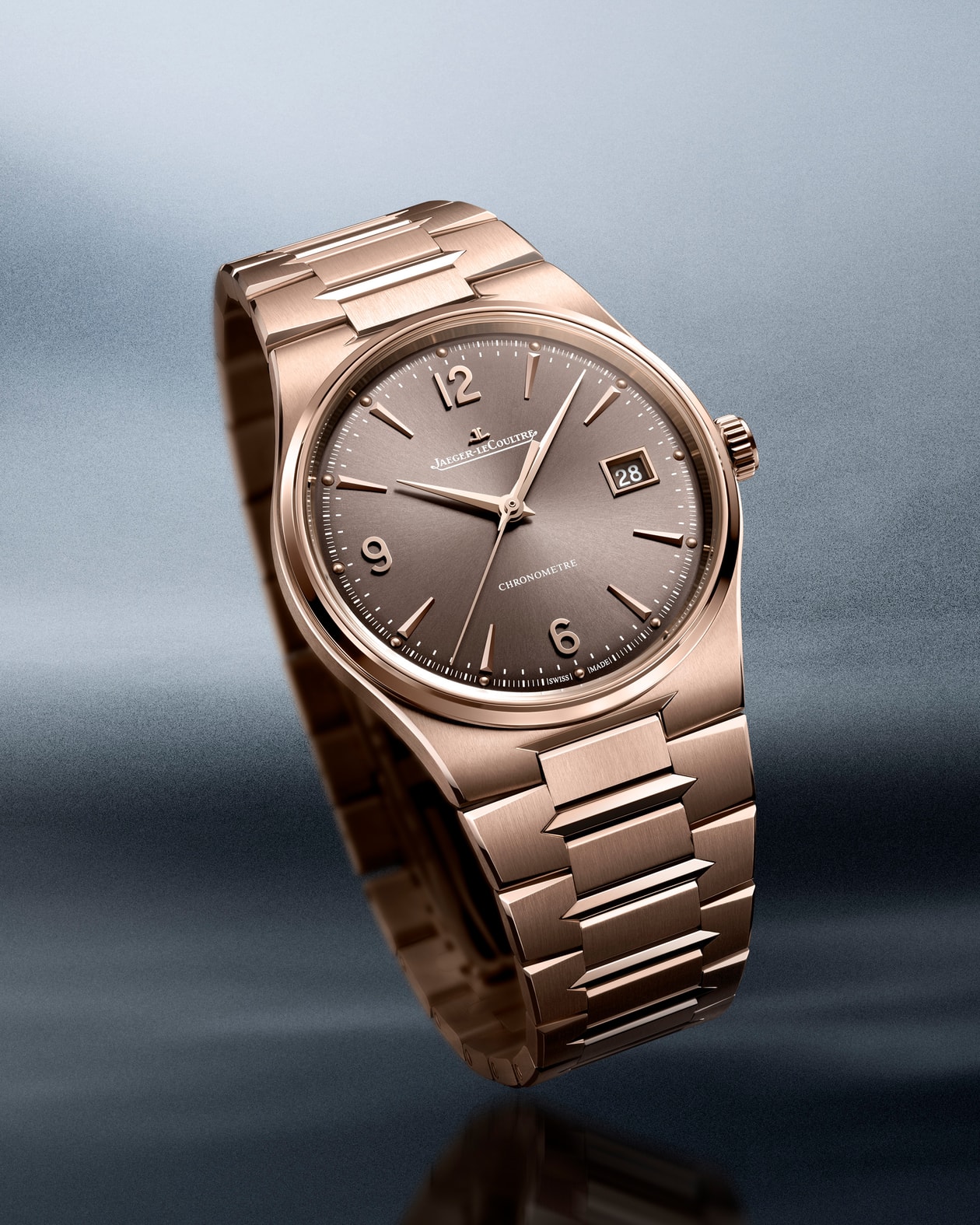 Robert Pattinson 正式出任 Jaeger-LeCoultre 積家全新全球品牌大使，演繹最新 Master Control Chronometre Perpetual Calendar 大師系列天文台萬年曆腕錶