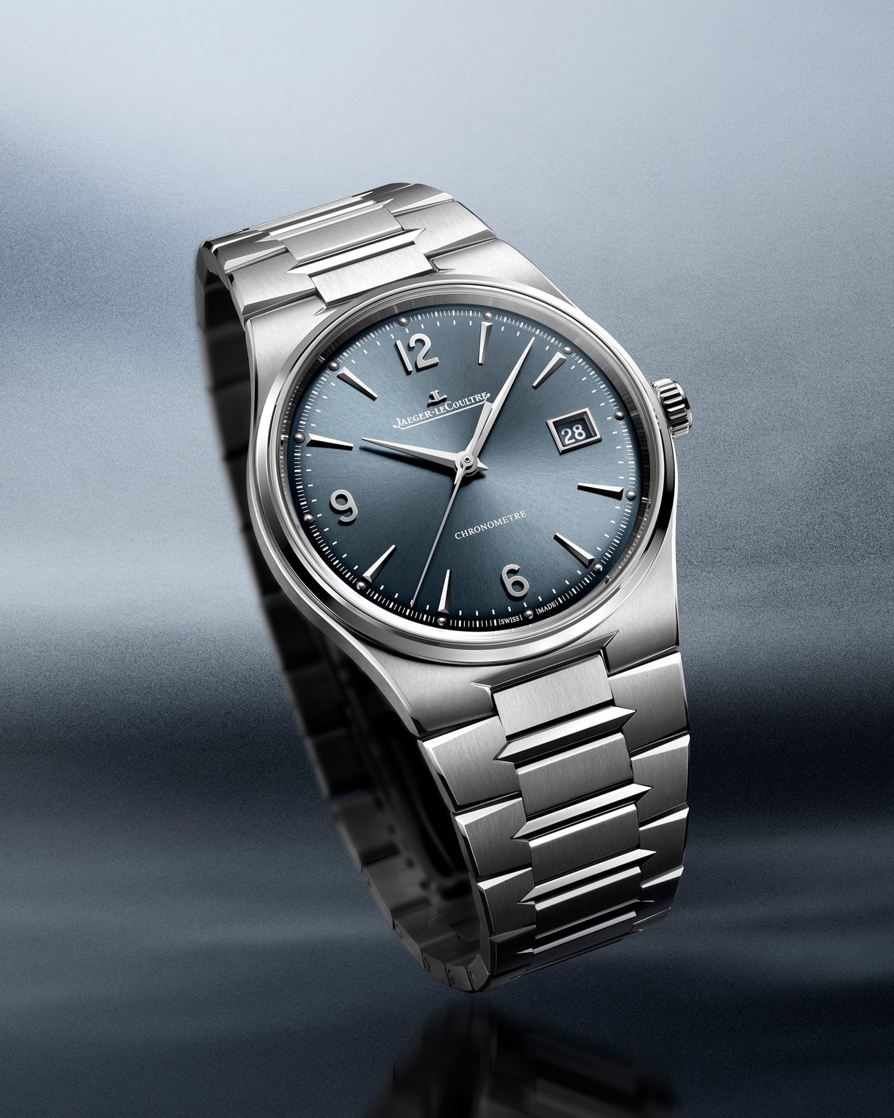 Robert Pattinson 正式出任 Jaeger-LeCoultre 積家全新全球品牌大使，演繹最新 Master Control Chronometre Perpetual Calendar 大師系列天文台萬年曆腕錶