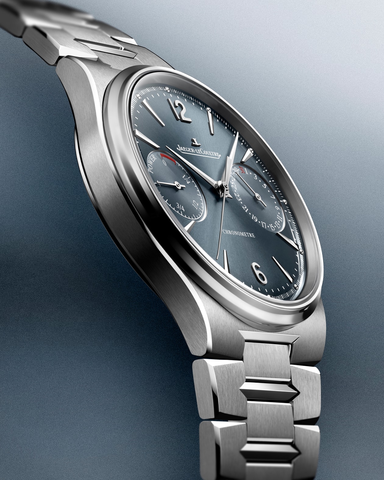 Robert Pattinson 正式出任 Jaeger-LeCoultre 積家全新全球品牌大使，演繹最新 Master Control Chronometre Perpetual Calendar 大師系列天文台萬年曆腕錶