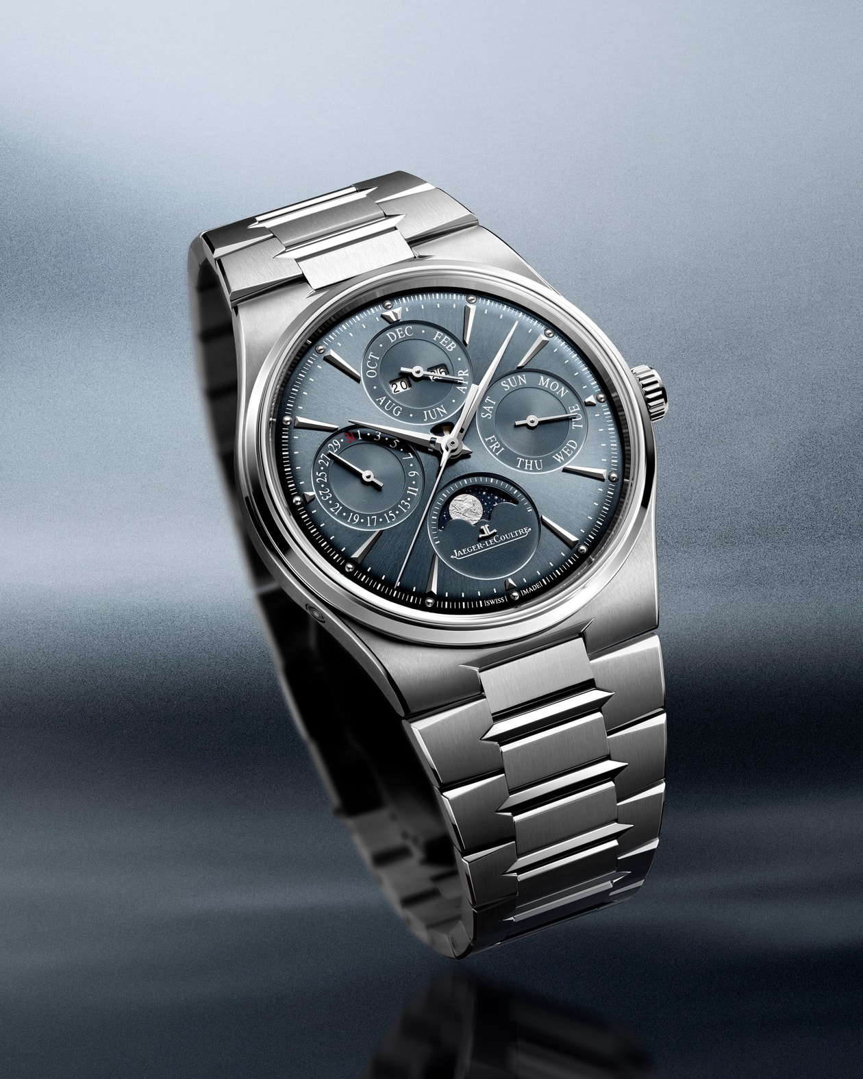 Robert Pattinson 正式出任 Jaeger-LeCoultre 積家全新全球品牌大使，演繹最新 Master Control Chronometre Perpetual Calendar 大師系列天文台萬年曆腕錶