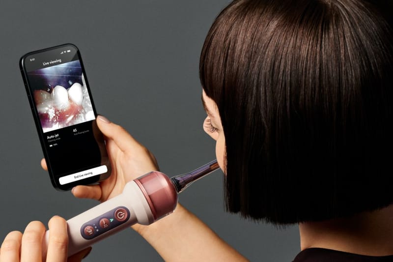 Dyson CameraJet 電動牙刷讓你即時看見口腔內的清潔過程