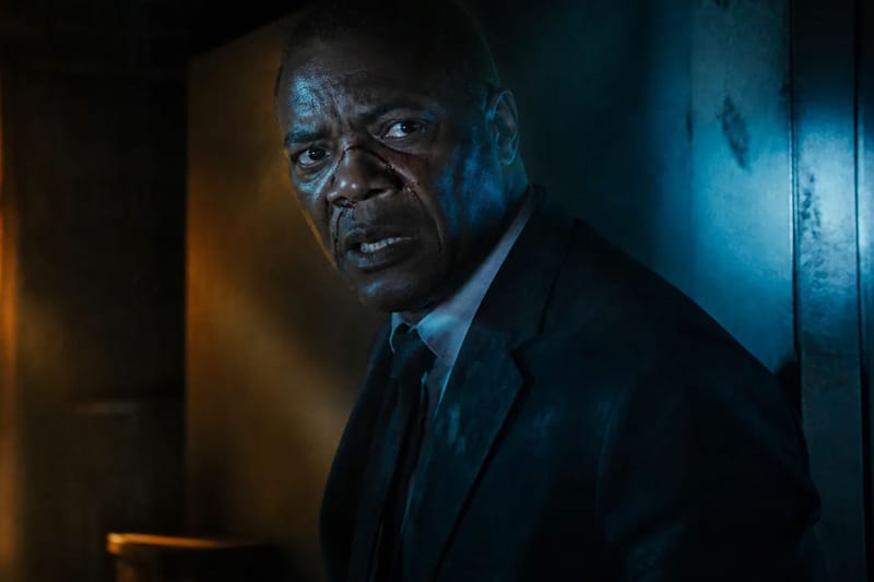 Samuel L. Jackson 在《The Beast》官方預告中飾演手持加特林機槍的美國總統