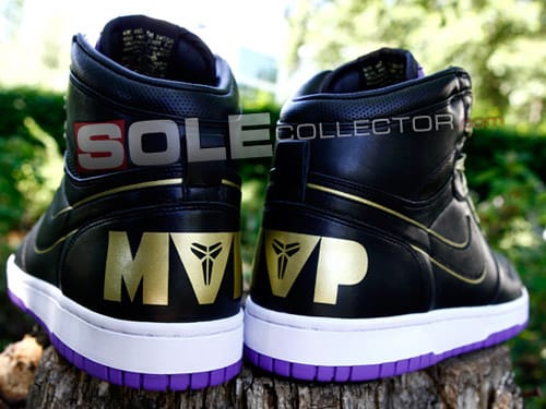 Kobe Bryant x Nike Big Nike Hyperstrike