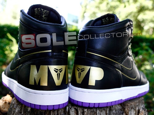 Kobe Bryant x Nike Big Nike Hyperstrike