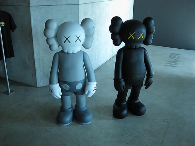 OriginalFake Black 4 Foot Companion 