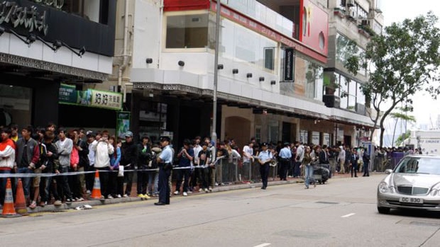 CLOT x Kazuki x Levi’s Platnium kzKLOT 505 SILVER Denim Release