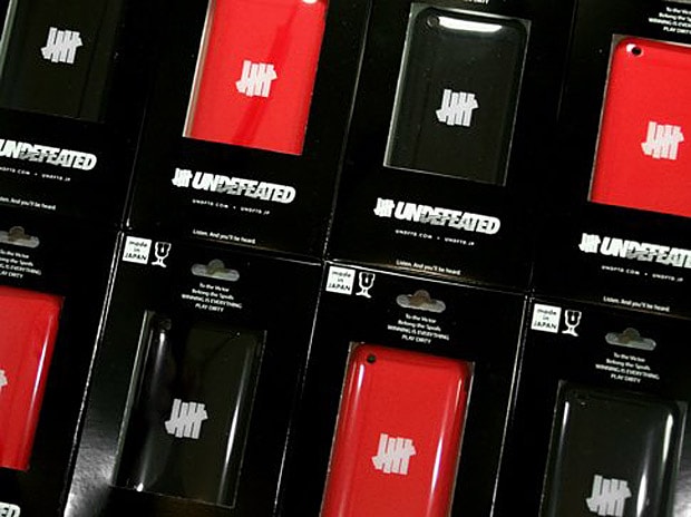 Undefeated Power Support Air Jacket Case for iPhone 3G