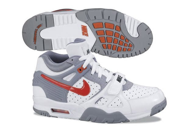 nike air trainer iii le