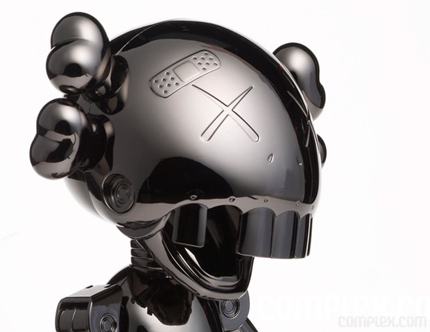 Hajime Sorayama x OriginalFake No Future Companion - A Closer Look