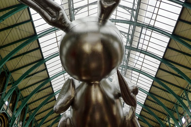 Jeff Koons Rabbit Sculpture @ Covent Garden London