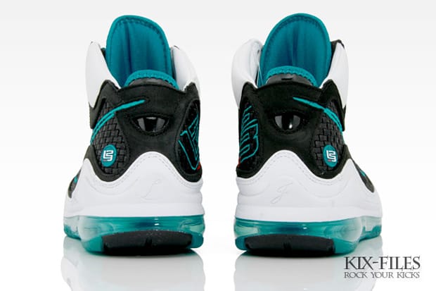 Nike Basketball Air Max LeBron VII NFW "Red Carpet" Quickstrike