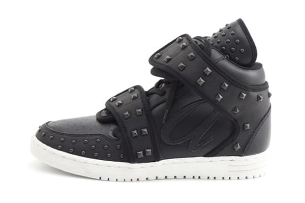 ato Cowhide Boot "Studs"